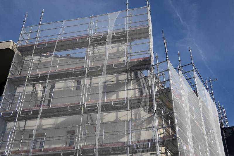 Louer un échafaudage multidirectionnel sur mesure pour travaux en hauteur sur toiture au Havre 76