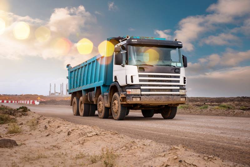 Location de camions 6x4 et 8x4 pour entreprises de BTP autour du Havre 76